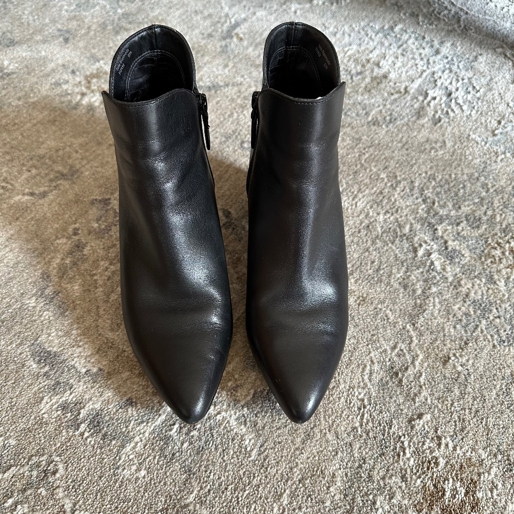 Women's 6.5 COLE HAAN Elyse black bootie